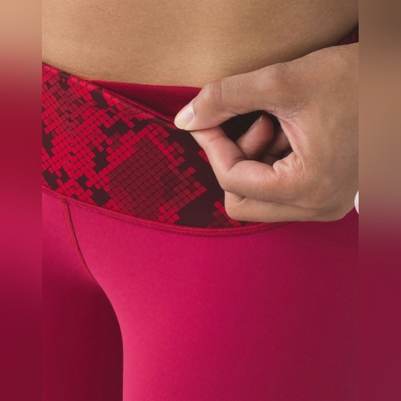 Lululemon Athletica Mid- Rise Berry/Red Cropped Reversible Leggings- Snake Print - Picture 3 of 11